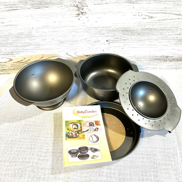 Betty Crocker Kitchen Betty Crocker Bake N Fill Cake Pan New